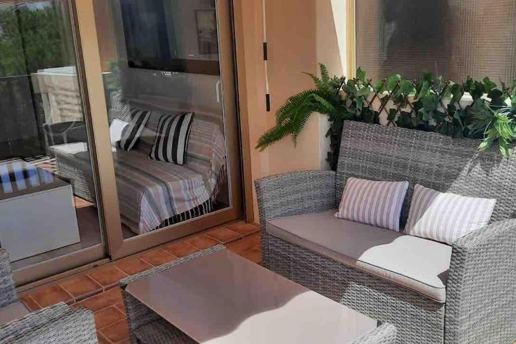 Marbella Beachfront Apartment Romana Playa Elviria Eksteriør billede