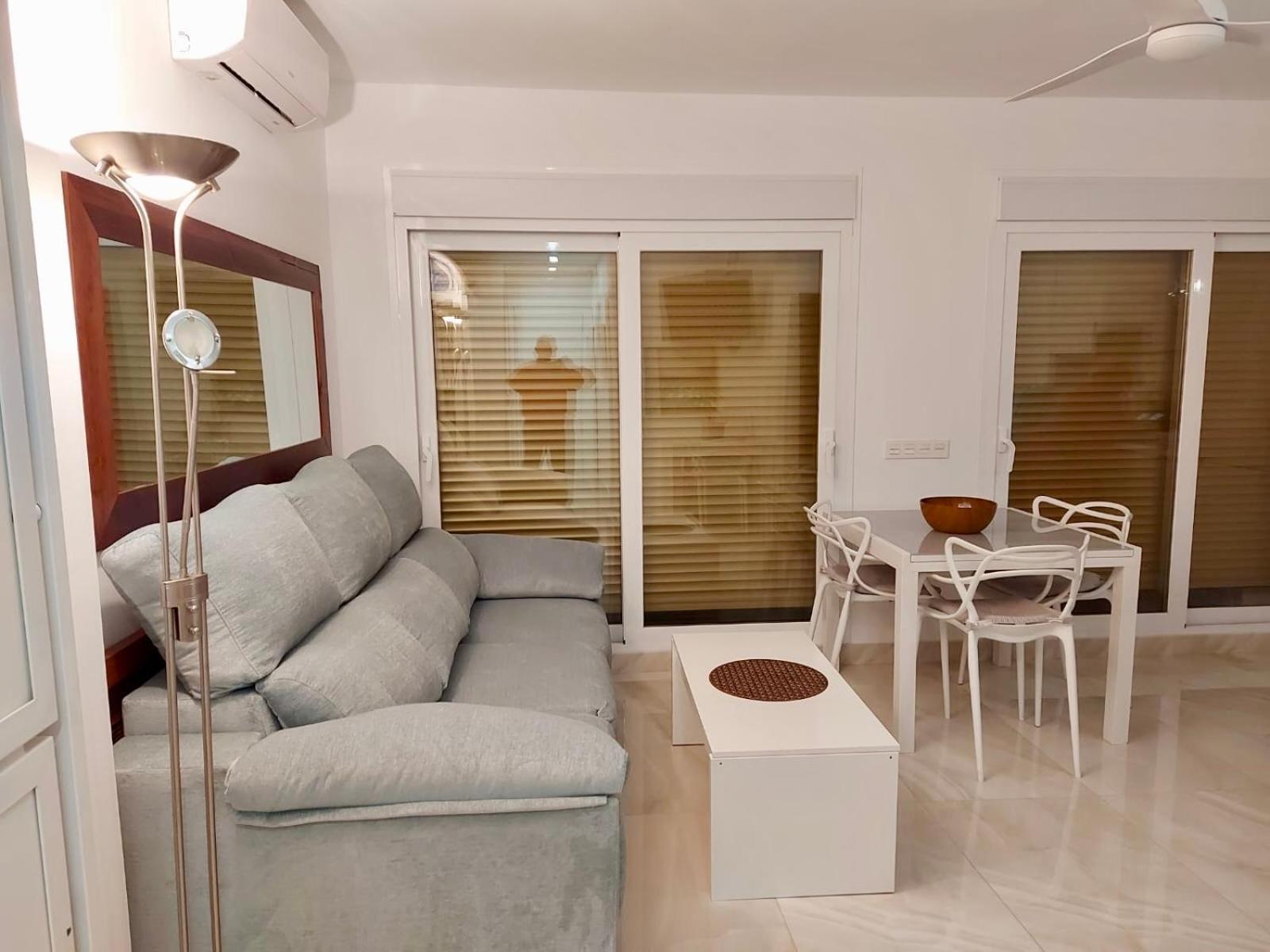 Marbella Beachfront Apartment Romana Playa Elviria Eksteriør billede