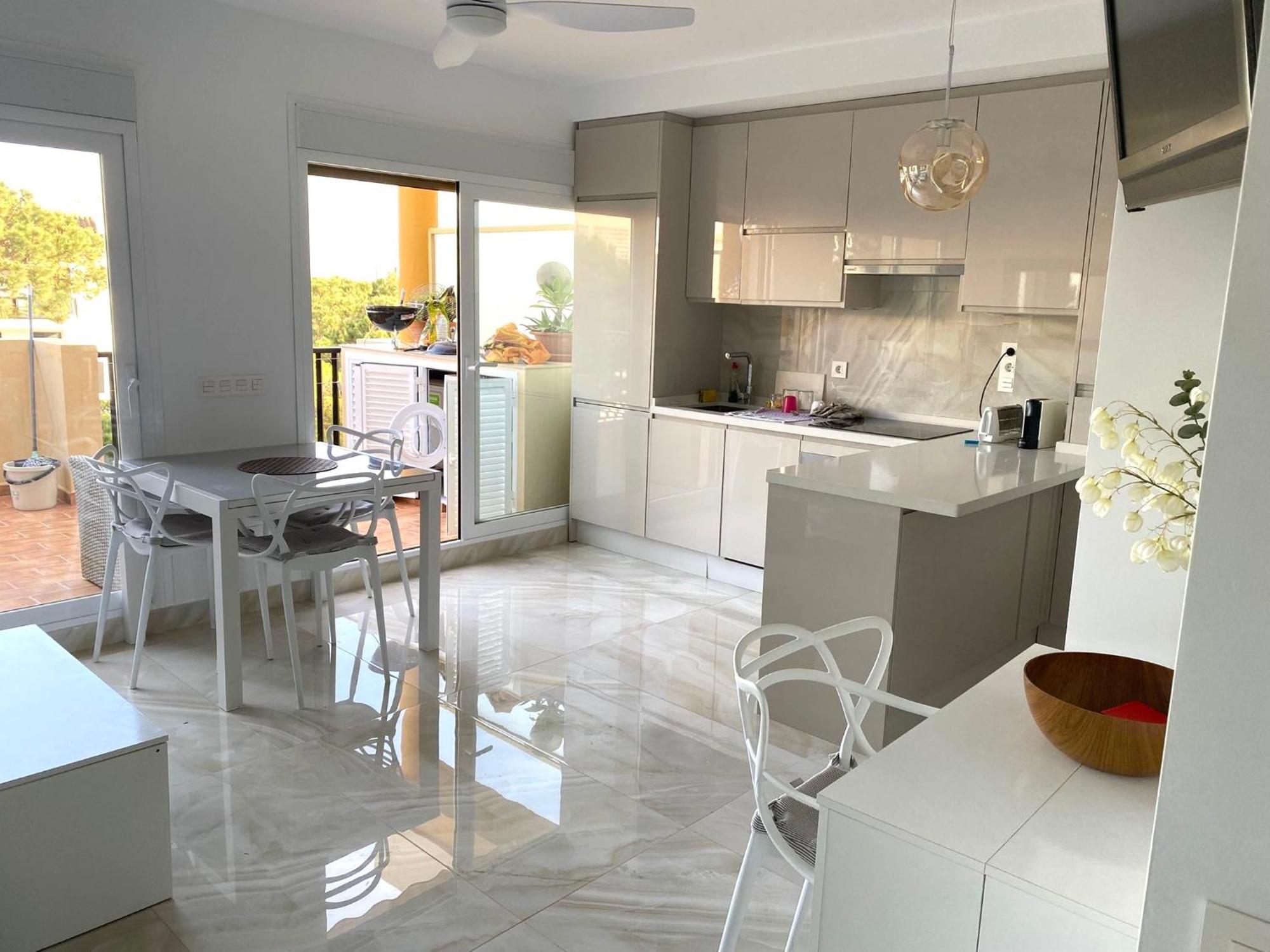 Marbella Beachfront Apartment Romana Playa Elviria Eksteriør billede